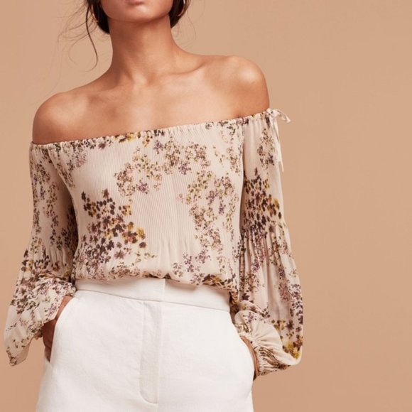 Aritzia Wilfred Talence Silky Chiffon Micro Pleated Floral Peasant Sleeve Blouse - Picture 3 of 11